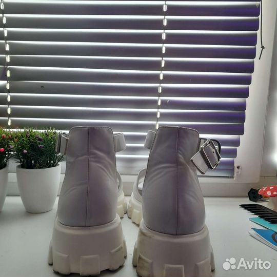 Босоножки
