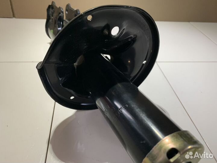 Амортизатор передний левый Hyundai Getz Оригинал