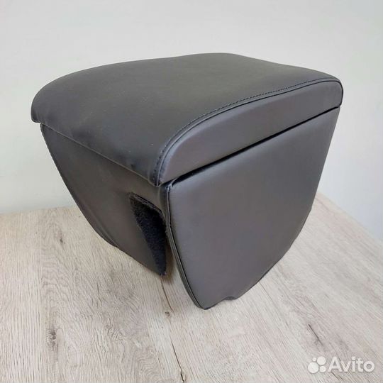 Подлокотник Kia rio 4