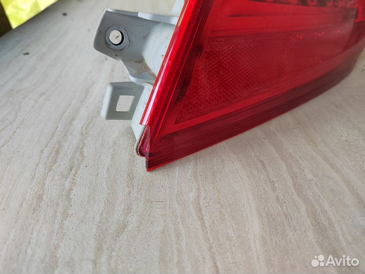Фонарь задний правый Nissan Teana j32