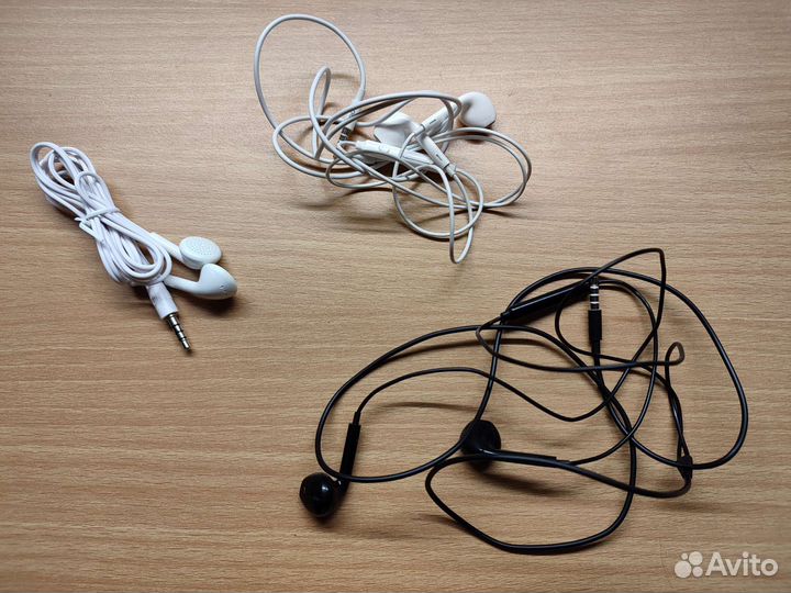 Наушники с микрофоном и без