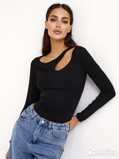 Боди с вырезом