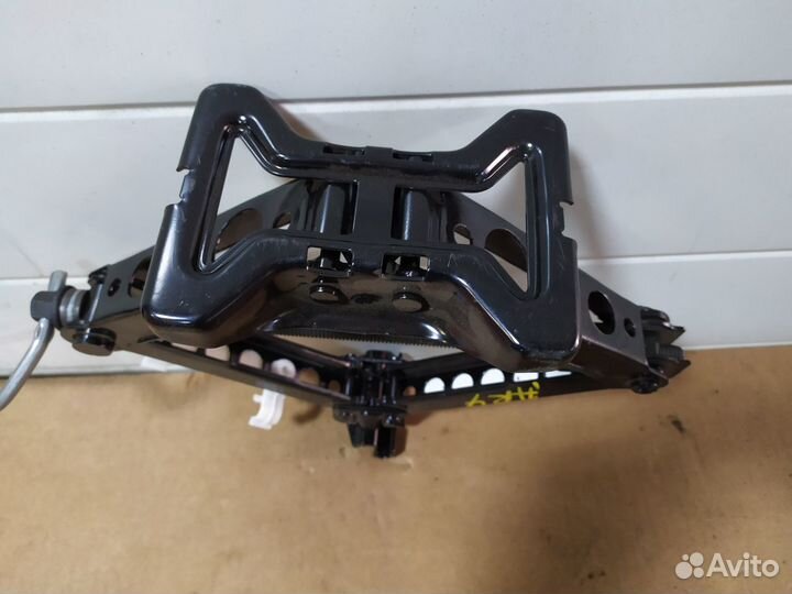 Домкрат Форд Фокус 2