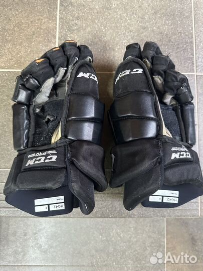 Хоккейные перчатки краги