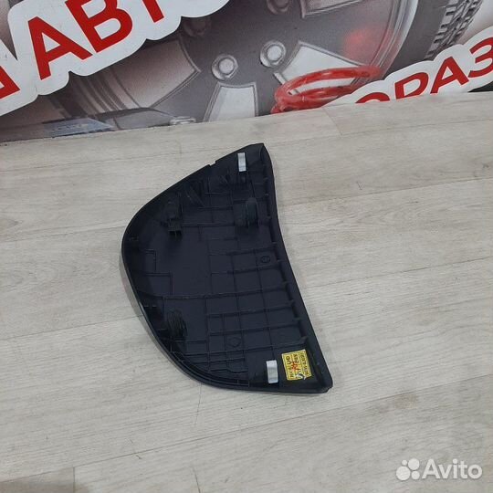 Накладка на торпедо передняя правая Hyundai