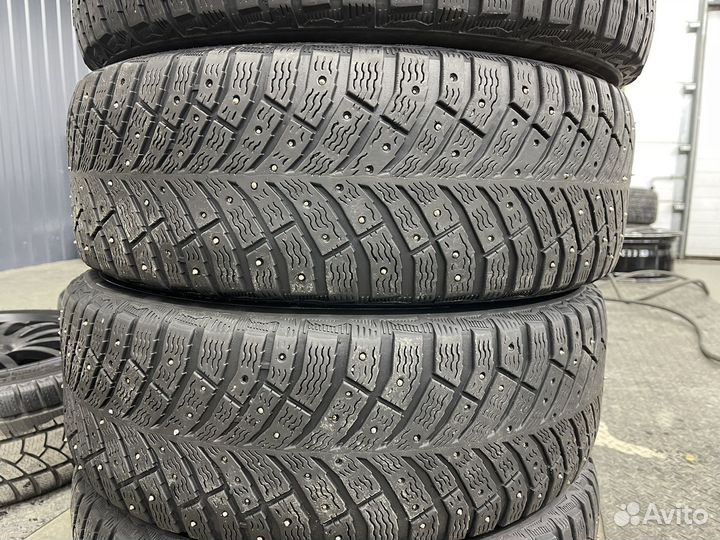 Michelin X-Ice North 4 205/55 R16