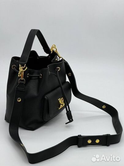 Сумка LV, удобная, вместительная. Кожа