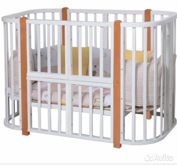 Детская кроватка и комод