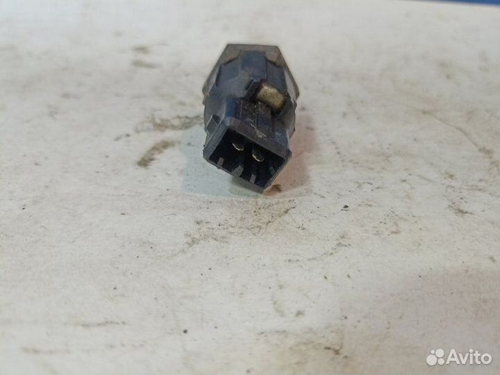 Датчик давления масла Renault Logan 1 седан 1.4