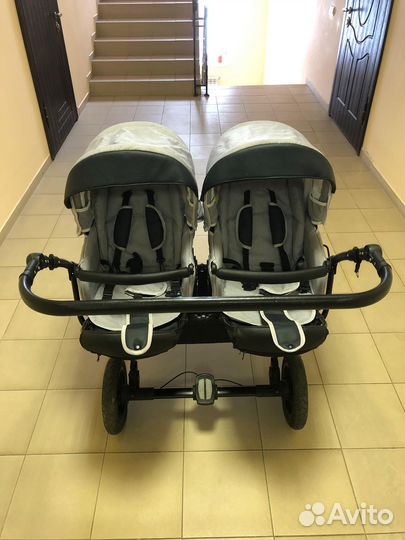Прогулочная коляска для двойни 2 в 1
