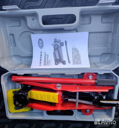 Домкрат подкатной новый