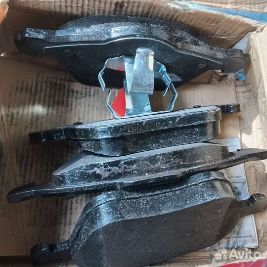 Колодки тормозные передние Вольво XC90