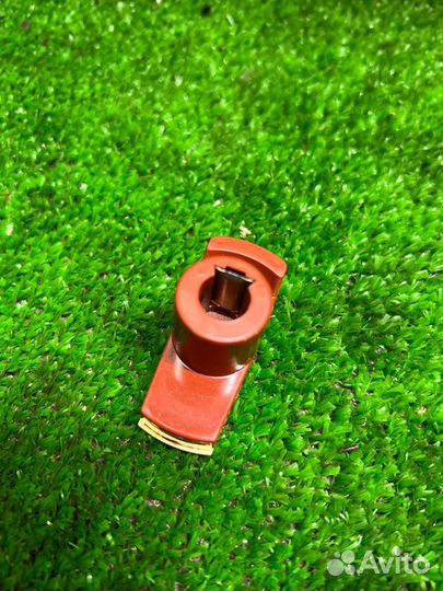 Бегунок распределителя Audi 80 \ 200 B3