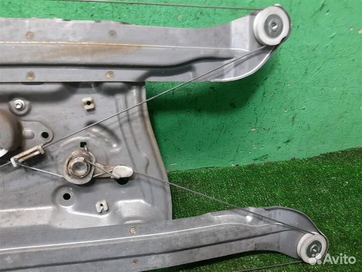 Стеклоподъемник передний левый Mitsubishi Grandis