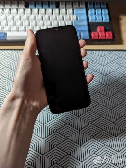 iPhone X, 64 ГБ