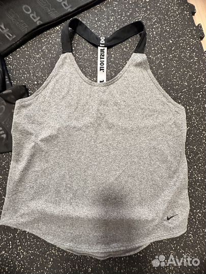 Майка Nike и спортивный топ бра Nike