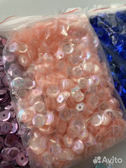 Материалы для творчества (пайетки,кисти,карабины)