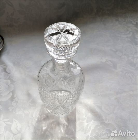 Графин хрусталь гхз. Объем 0,7 литра