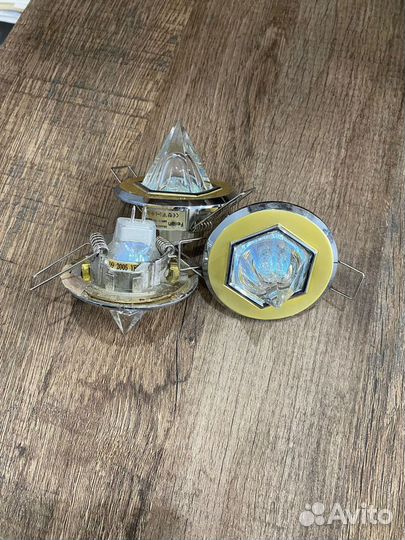 Светильники с лампочками