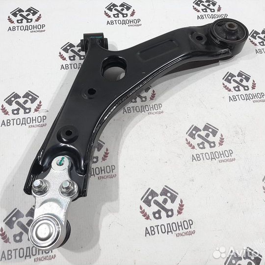 Рычаг подвески нижний передний правый Hyundai Ix35