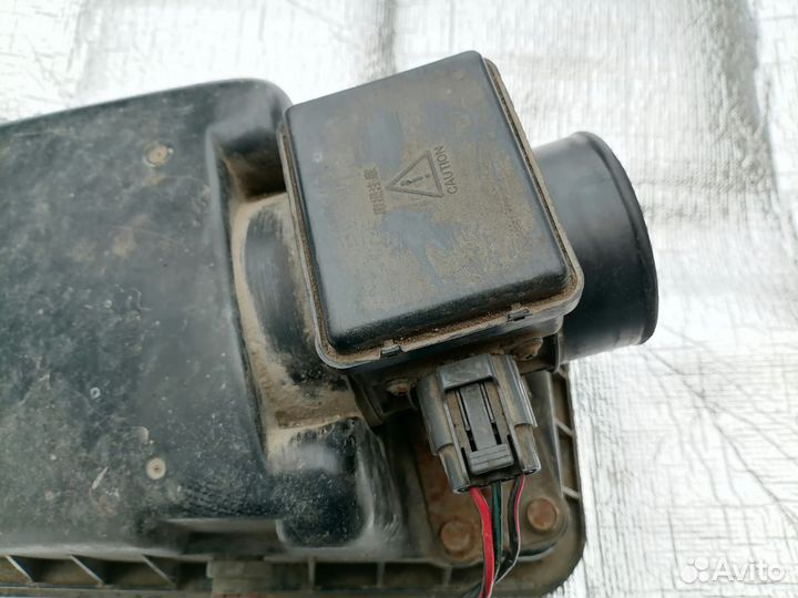 Датчик расхода воздуха Мазда 626