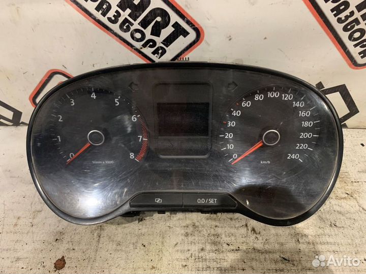 Панель приборов Volkswagen Polo МКПП