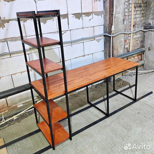 Компьютерный стол со стеллажом в стиле лофт