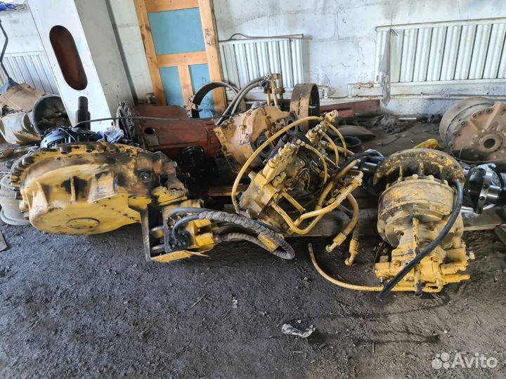 Разбор бульдозер CAT D10R