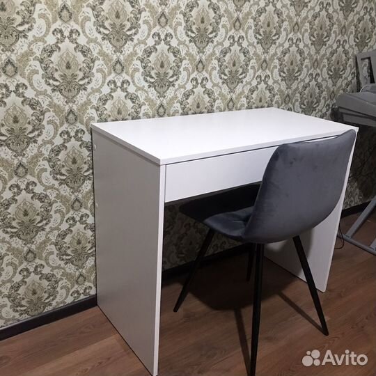 Стол и стул
