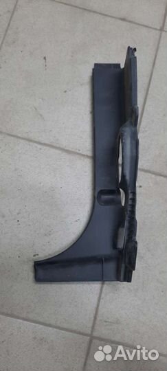 Накладка замка багажника П. Lexus Lx570/2017