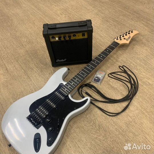 Электрогитара с комбиком (+ провод и медиаторы)