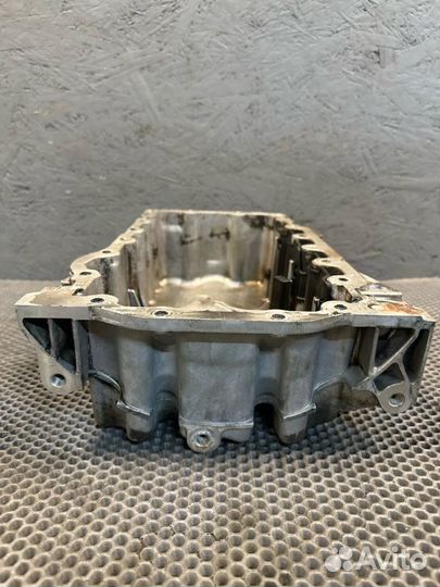 Поддон двигателя Volkswagen Golf R MK5 cdlc 2012