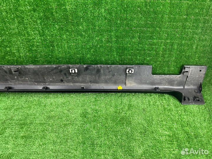 Накладка на порог наружная правая Kia Carnival KA4