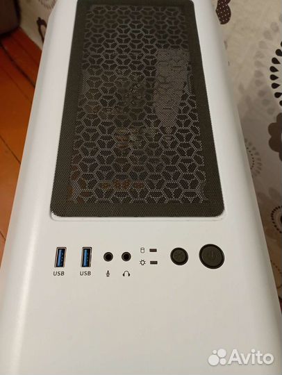 Корпус AeroCool Aero One Frost