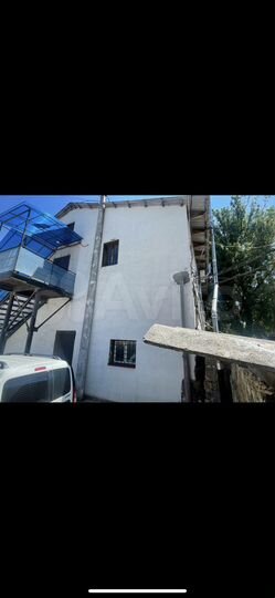 Здание, 843 м²