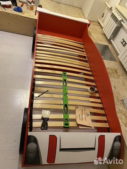 Детская кровать машинка