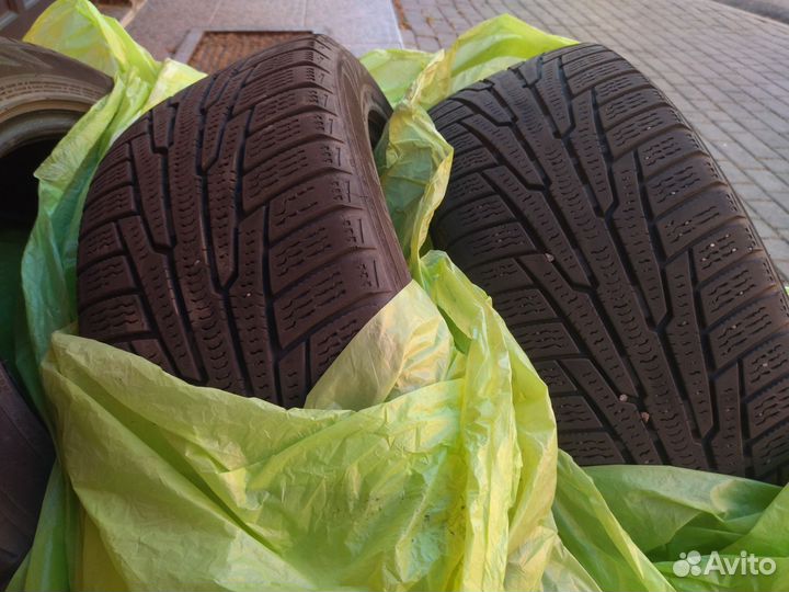 Nokian Tyres Hakkapeliitta R 215/55 R17 98R