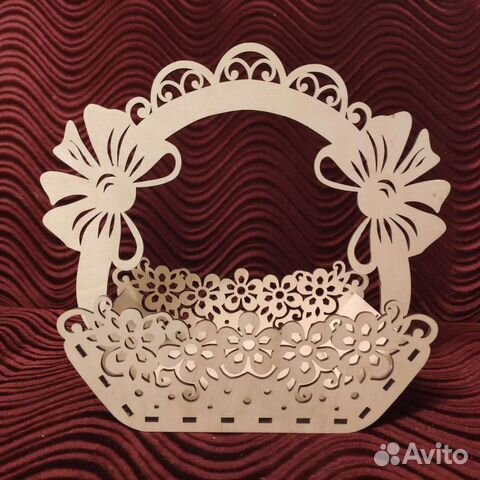 Корзинка деревянная с бантиками