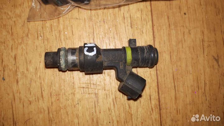 Nissan Qashqai j10 топливная форсунка