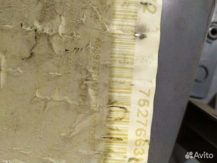 Обшивка боковой двери передняя левая Mercedes Vito