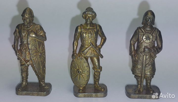 Игрушки киндер сюрприз