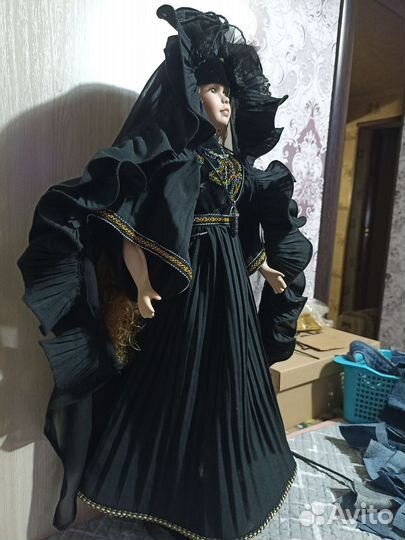 Кукла фарфоровая большая 