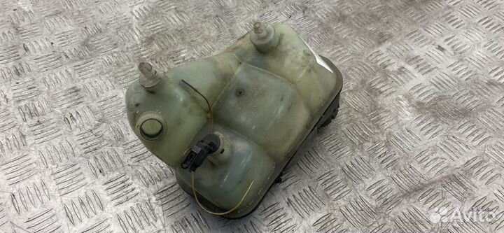 Бачок расширительный Mercedes-Benz E-Класс