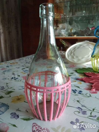 Бутылки стеклянные в оплётке