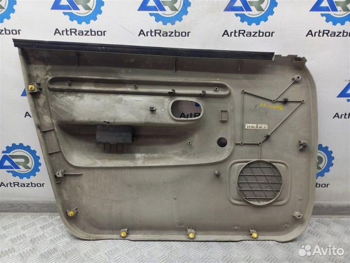 Обшивка двери передней правой Mazda Demio 1 DW3W