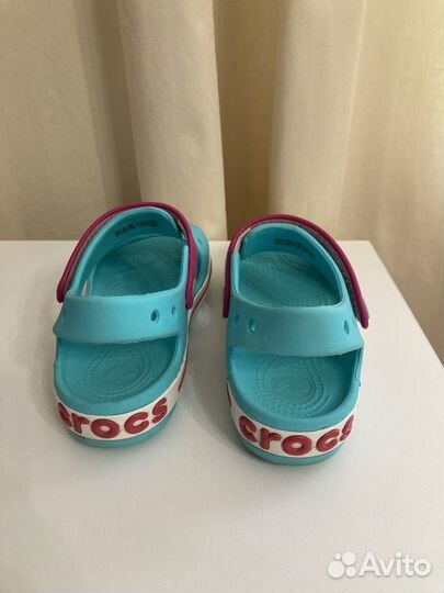 Сандалии crocs j2