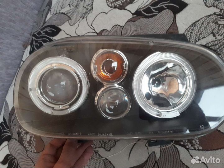 Правая фара гольф 4 черная линза