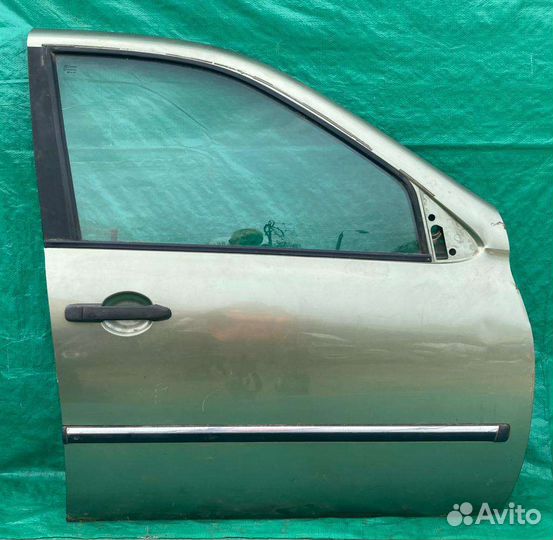 Правая передняя дверь LADA Kalina Granta Datsun