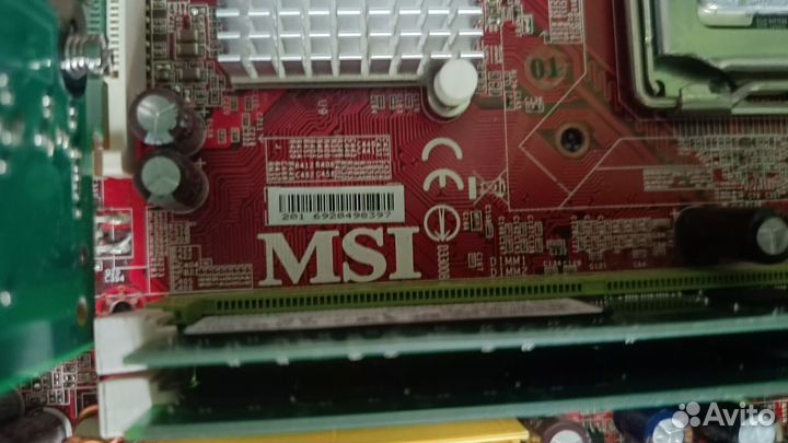 Материнская плата с процессором и памятью