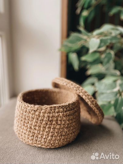 Корзина плетенная с крышкой